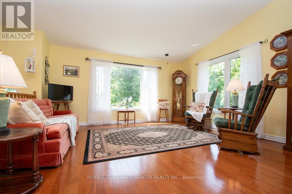1023 Telecom Road, Kawartha Lakes (Manvers), Ontario  L0A 1K0 - Photo 11 - X12317104