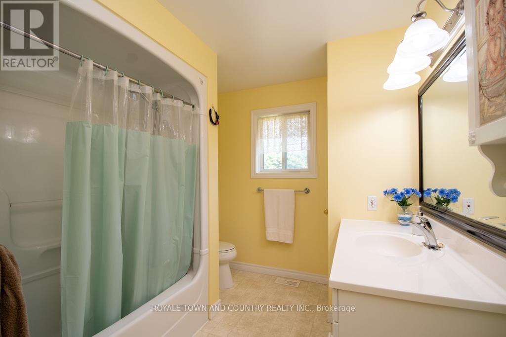 1023 Telecom Road, Kawartha Lakes (Manvers), Ontario  L0A 1K0 - Photo 15 - X12317104