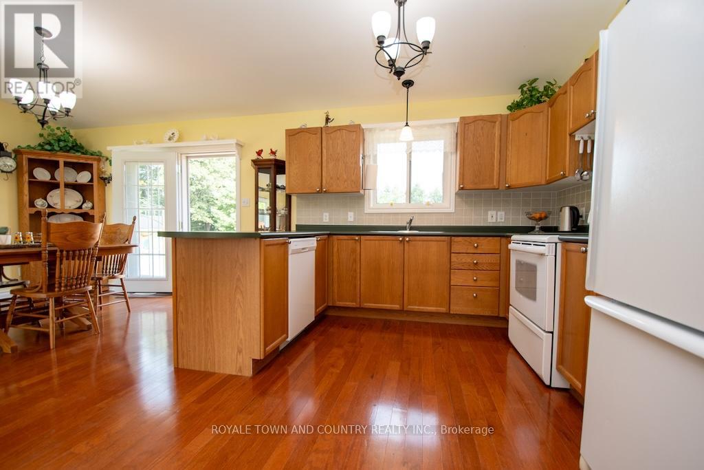 1023 Telecom Road, Kawartha Lakes (Manvers), Ontario  L0A 1K0 - Photo 7 - X12317104