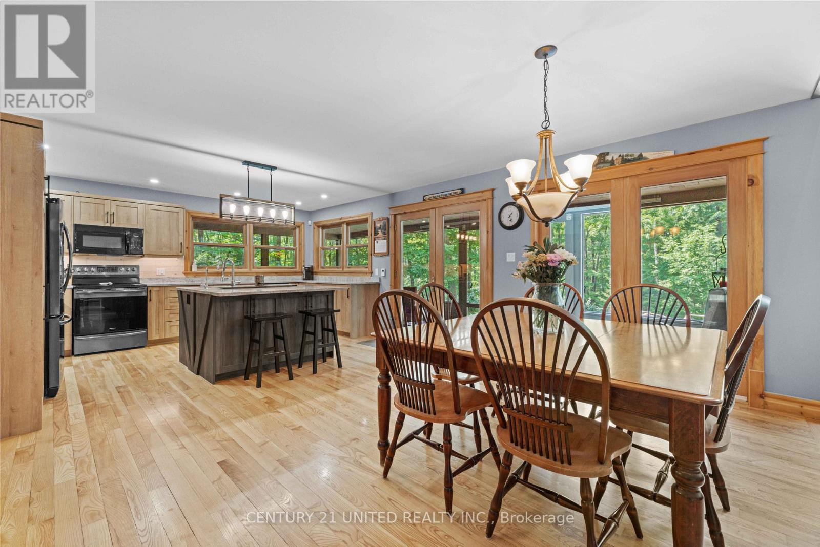 2068 Camp Line Road, Douro-Dummer, Ontario  K0L 2H0 - Photo 11 - X12317464