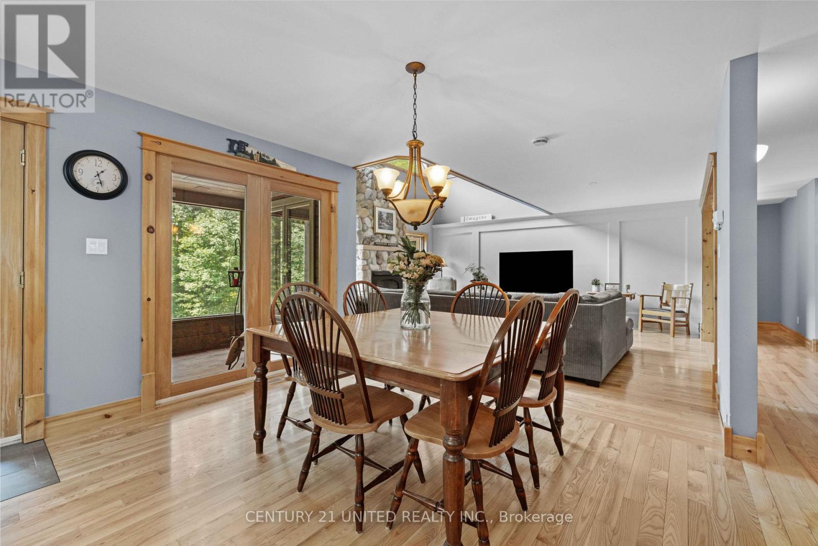 2068 Camp Line Road, Douro-Dummer, Ontario  K0L 2H0 - Photo 12 - X12317464