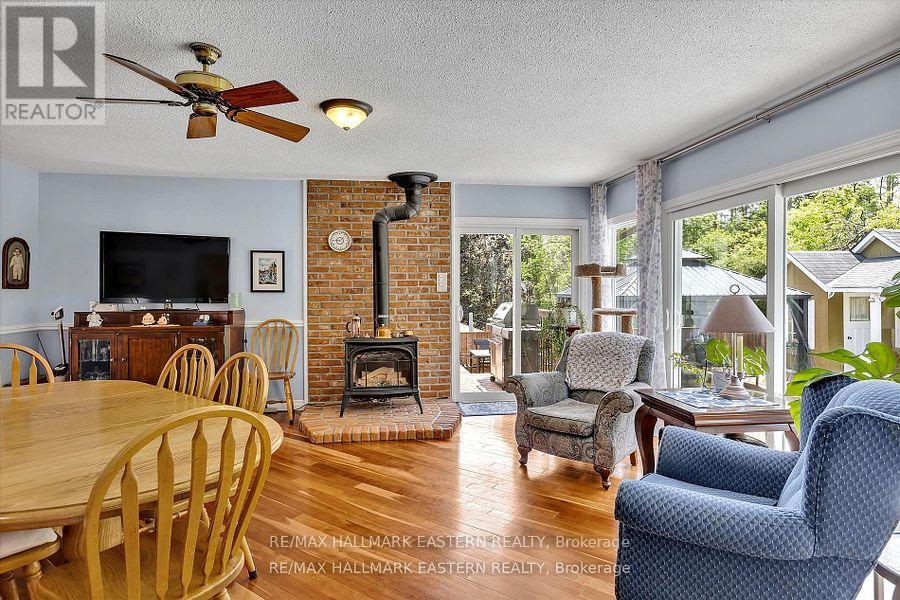 959 Golfview Road, Peterborough West (Central), Ontario  K9J 7W2 - Photo 12 - X12317489