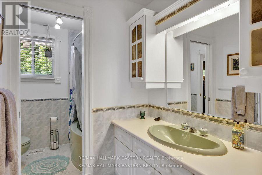 959 Golfview Road, Peterborough West (Central), Ontario  K9J 7W2 - Photo 20 - X12317489
