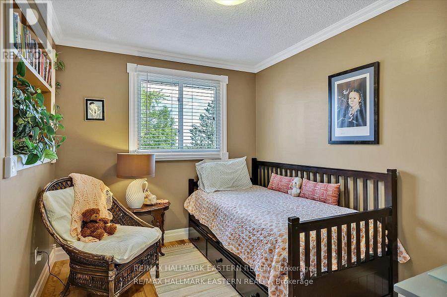 959 Golfview Road, Peterborough West (Central), Ontario  K9J 7W2 - Photo 25 - X12317489