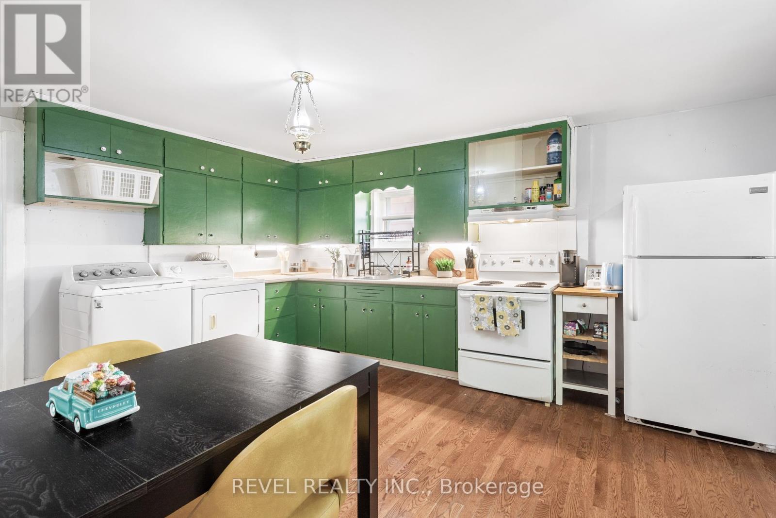 102 King Street, Kawartha Lakes (Lindsay), Ontario  K9V 1C9 - Photo 10 - X12317648