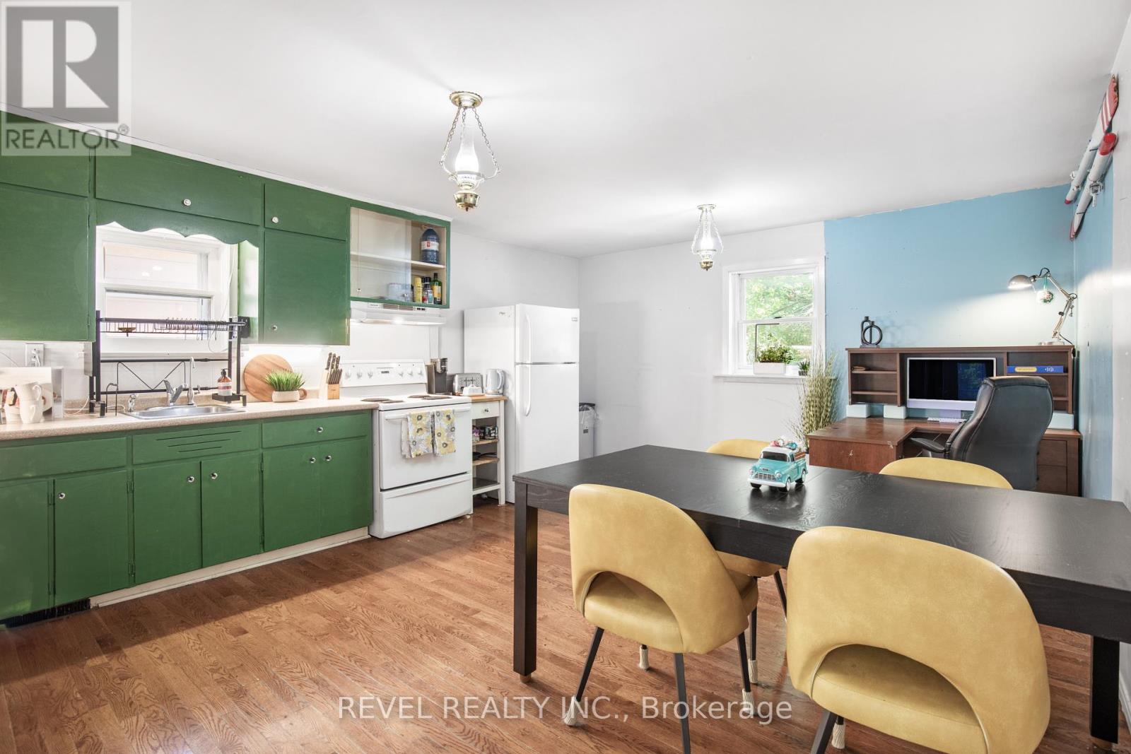 102 King Street, Kawartha Lakes (Lindsay), Ontario  K9V 1C9 - Photo 11 - X12317648