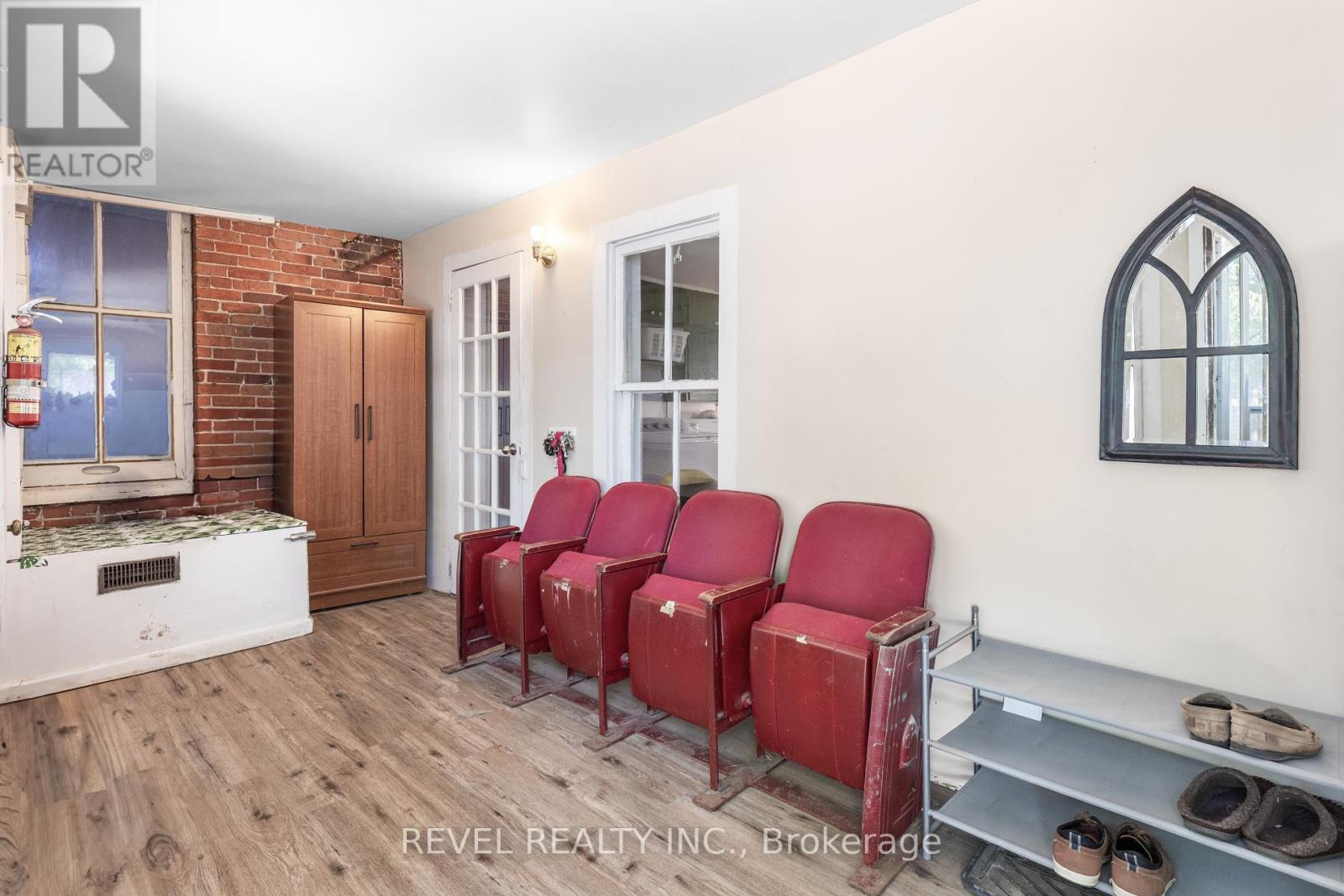 102 King Street, Kawartha Lakes (Lindsay), Ontario  K9V 1C9 - Photo 21 - X12317648
