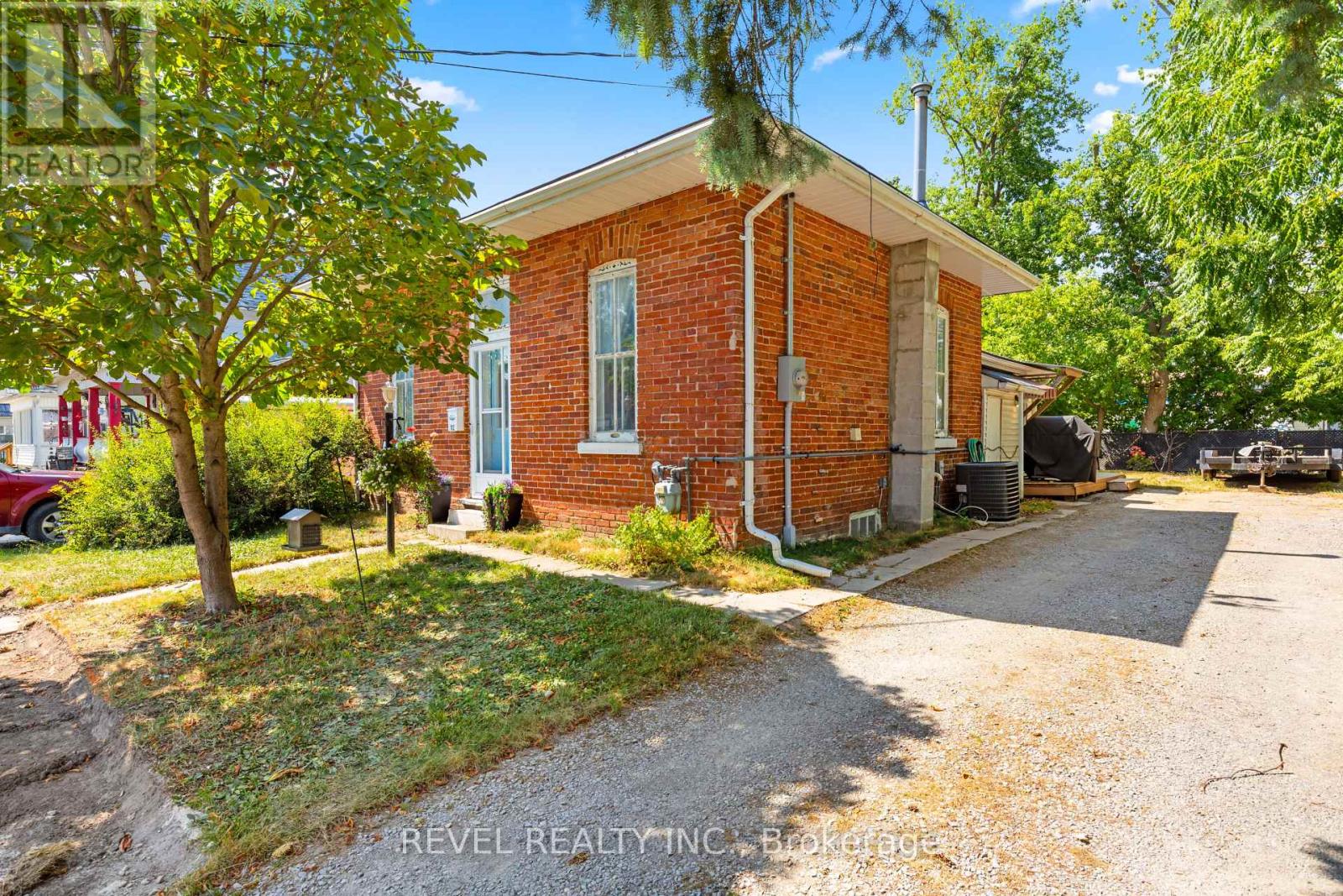 102 King Street, Kawartha Lakes (Lindsay), Ontario  K9V 1C9 - Photo 3 - X12317648