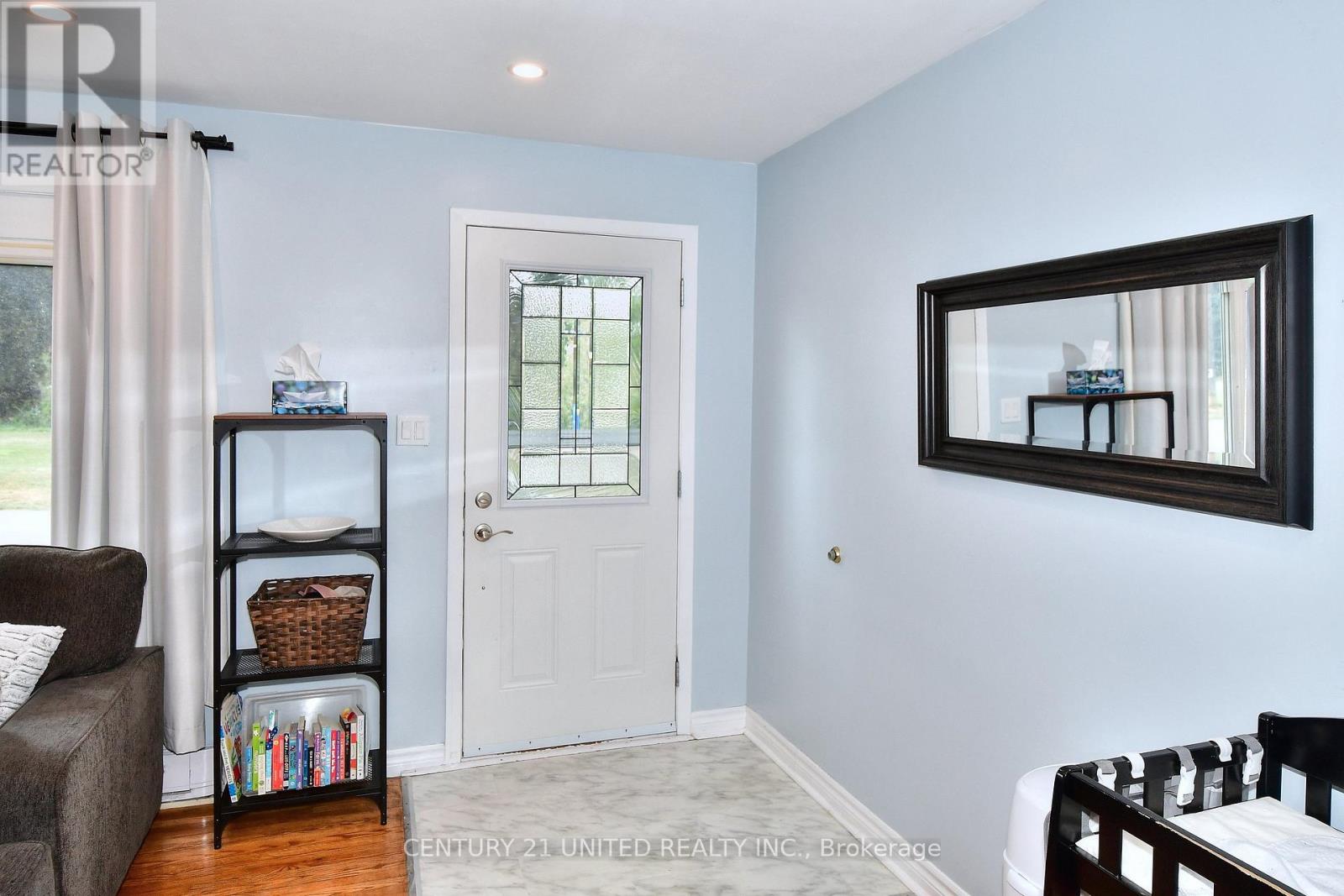 454 Southpark Drive, Peterborough South (East), Ontario  K9J 1C3 - Photo 4 - X12317861