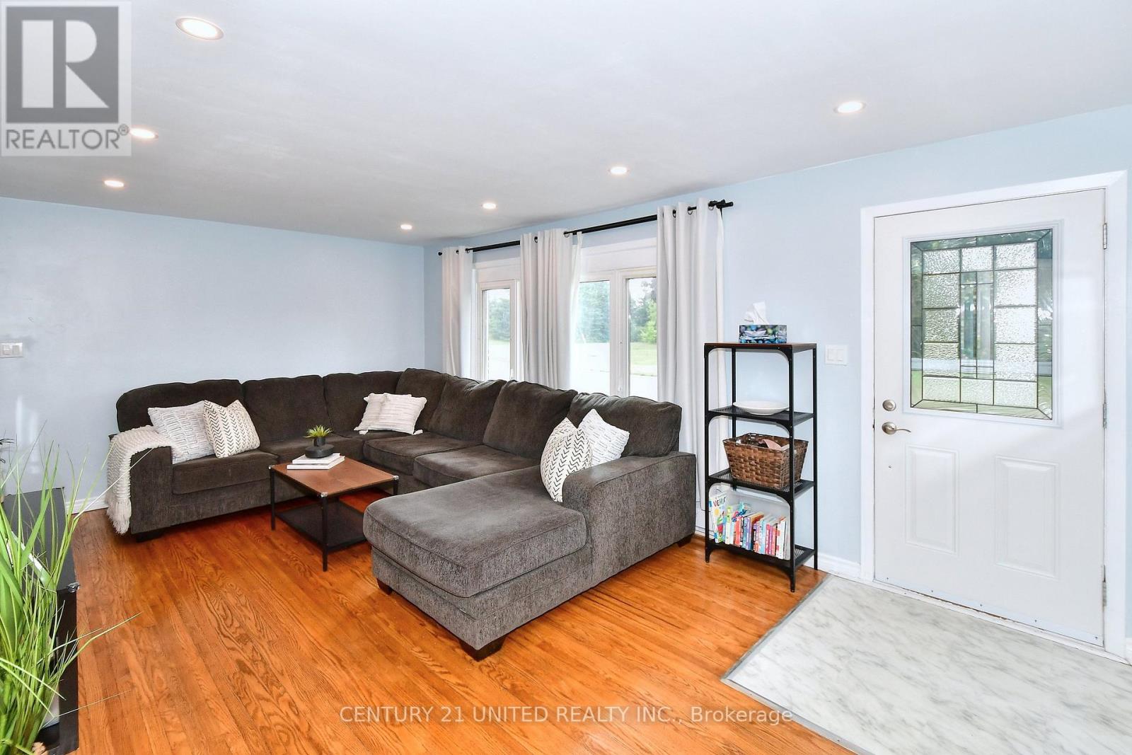 454 Southpark Drive, Peterborough South (East), Ontario  K9J 1C3 - Photo 6 - X12317861