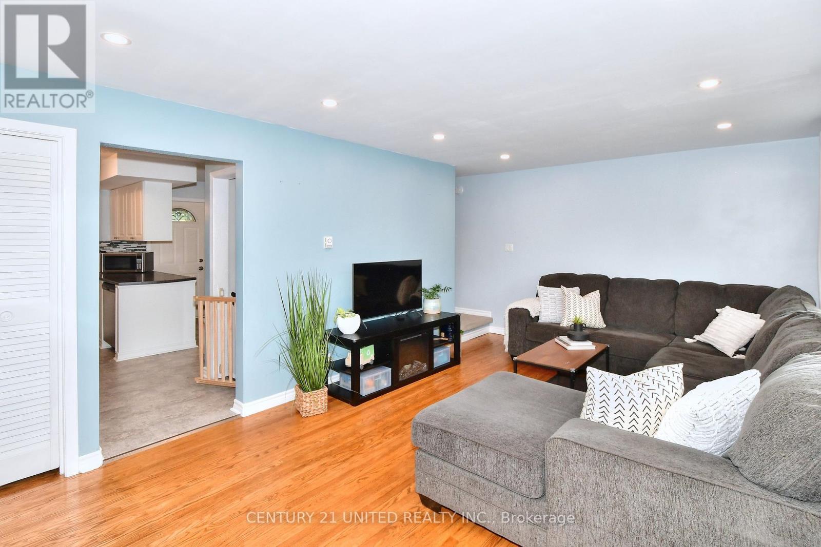 454 Southpark Drive, Peterborough South (East), Ontario  K9J 1C3 - Photo 7 - X12317861