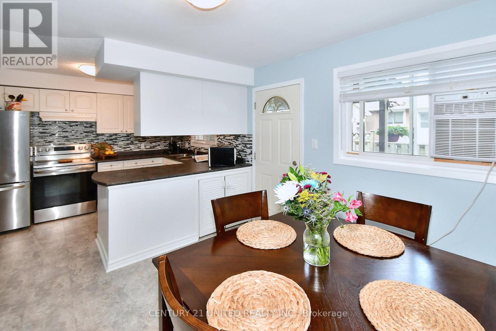 454 Southpark Drive, Peterborough South (East), Ontario  K9J 1C3 - Photo 8 - X12317861