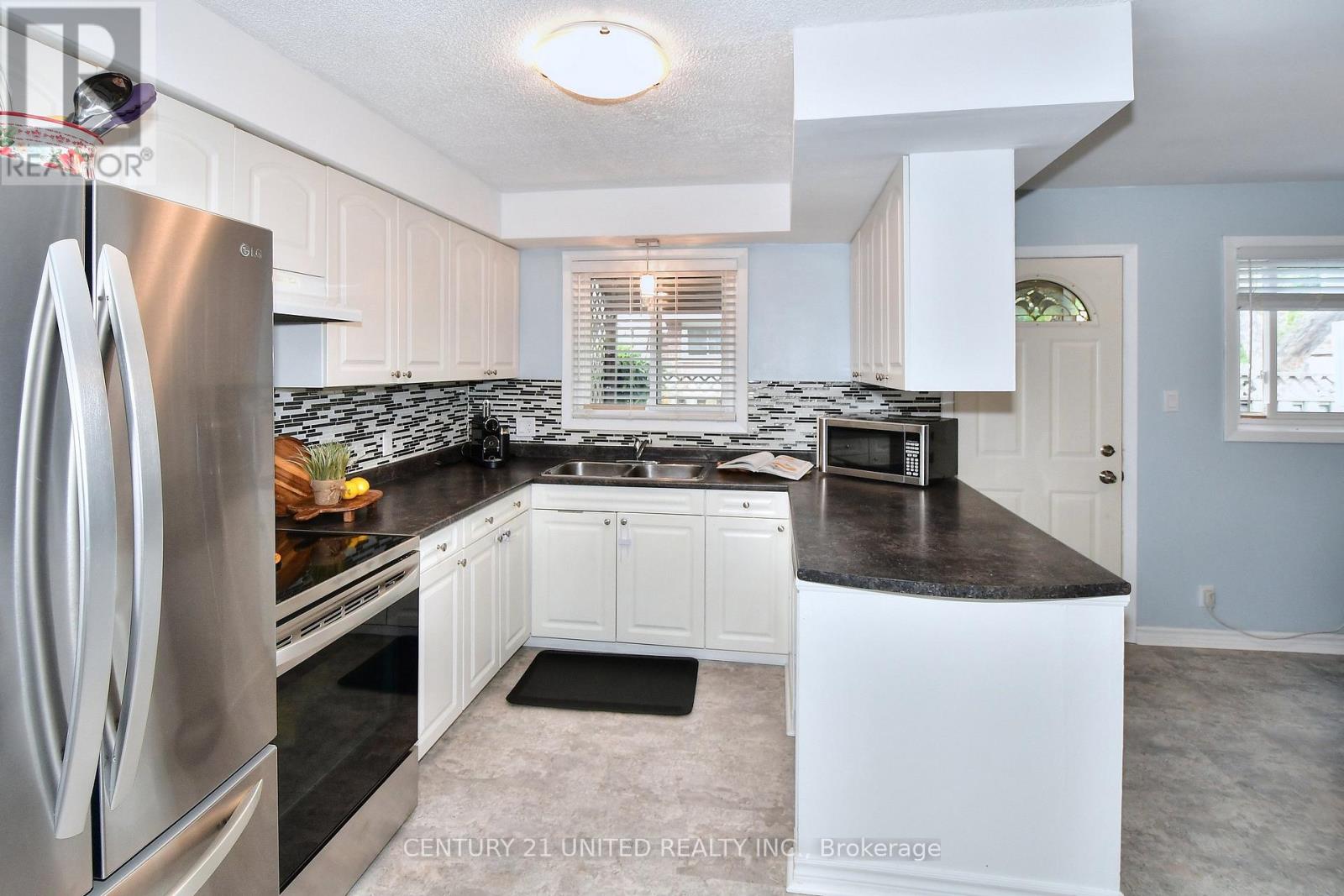 454 Southpark Drive, Peterborough South (East), Ontario  K9J 1C3 - Photo 9 - X12317861