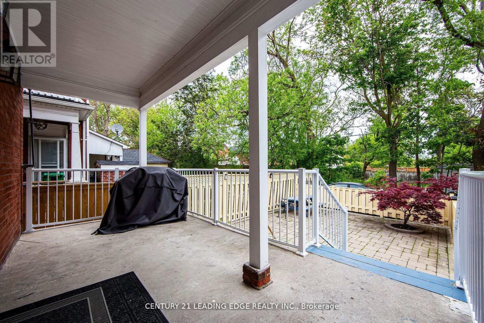 214 Aylmer Street, Peterborough Central (South), Ontario  K9J 3K4 - Photo 24 - X12318460