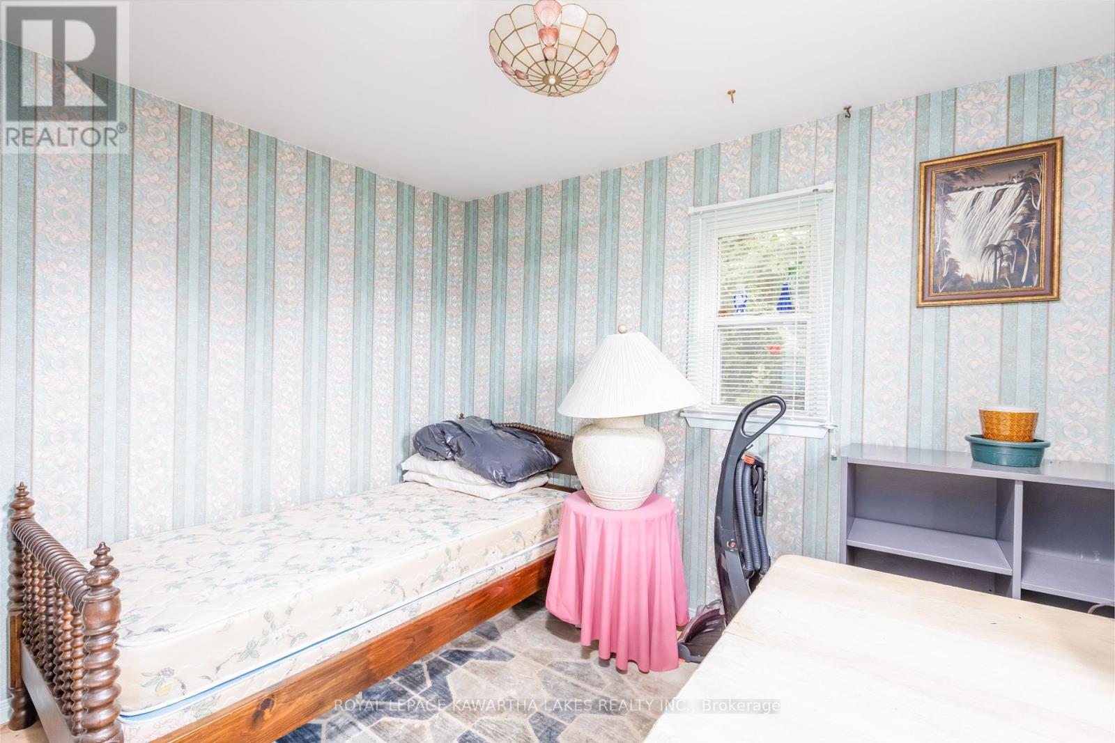 221 Pleasant Point Road, Kawartha Lakes (Lindsay), Ontario  K9V 4R6 - Photo 10 - X12318805