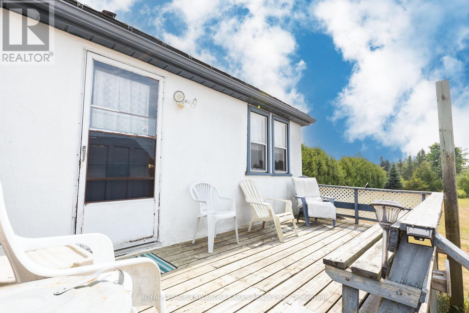 221 Pleasant Point Road, Kawartha Lakes (Lindsay), Ontario  K9V 4R6 - Photo 19 - X12318805