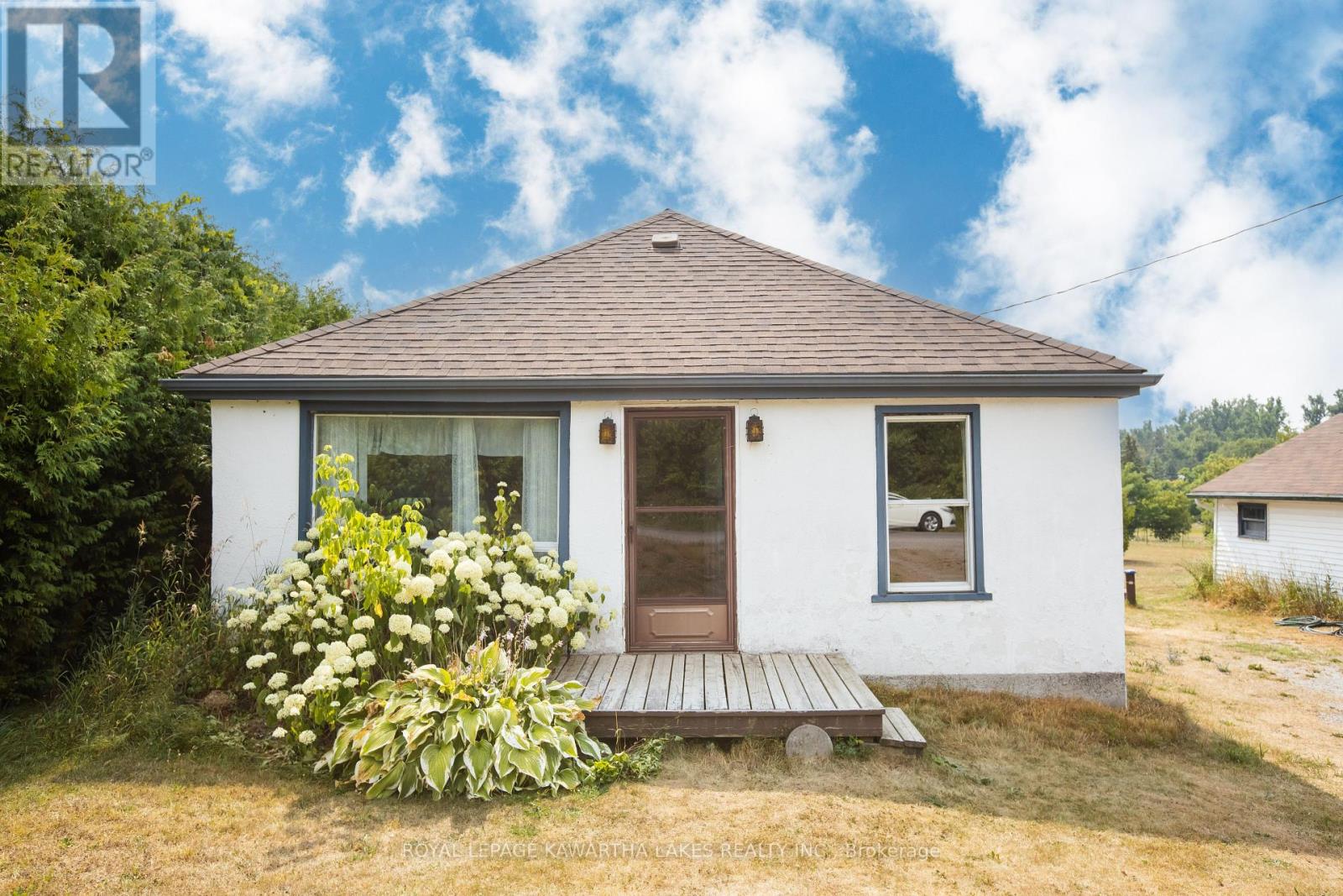 221 Pleasant Point Road, Kawartha Lakes (Lindsay), Ontario  K9V 4R6 - Photo 4 - X12318805