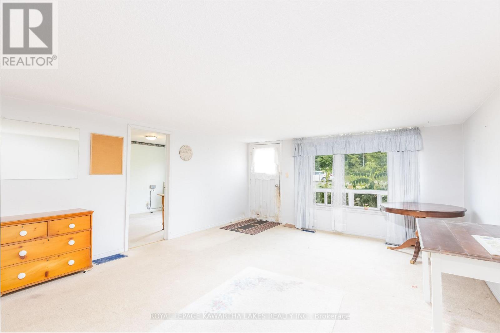 221 Pleasant Point Road, Kawartha Lakes (Lindsay), Ontario  K9V 4R6 - Photo 5 - X12318805