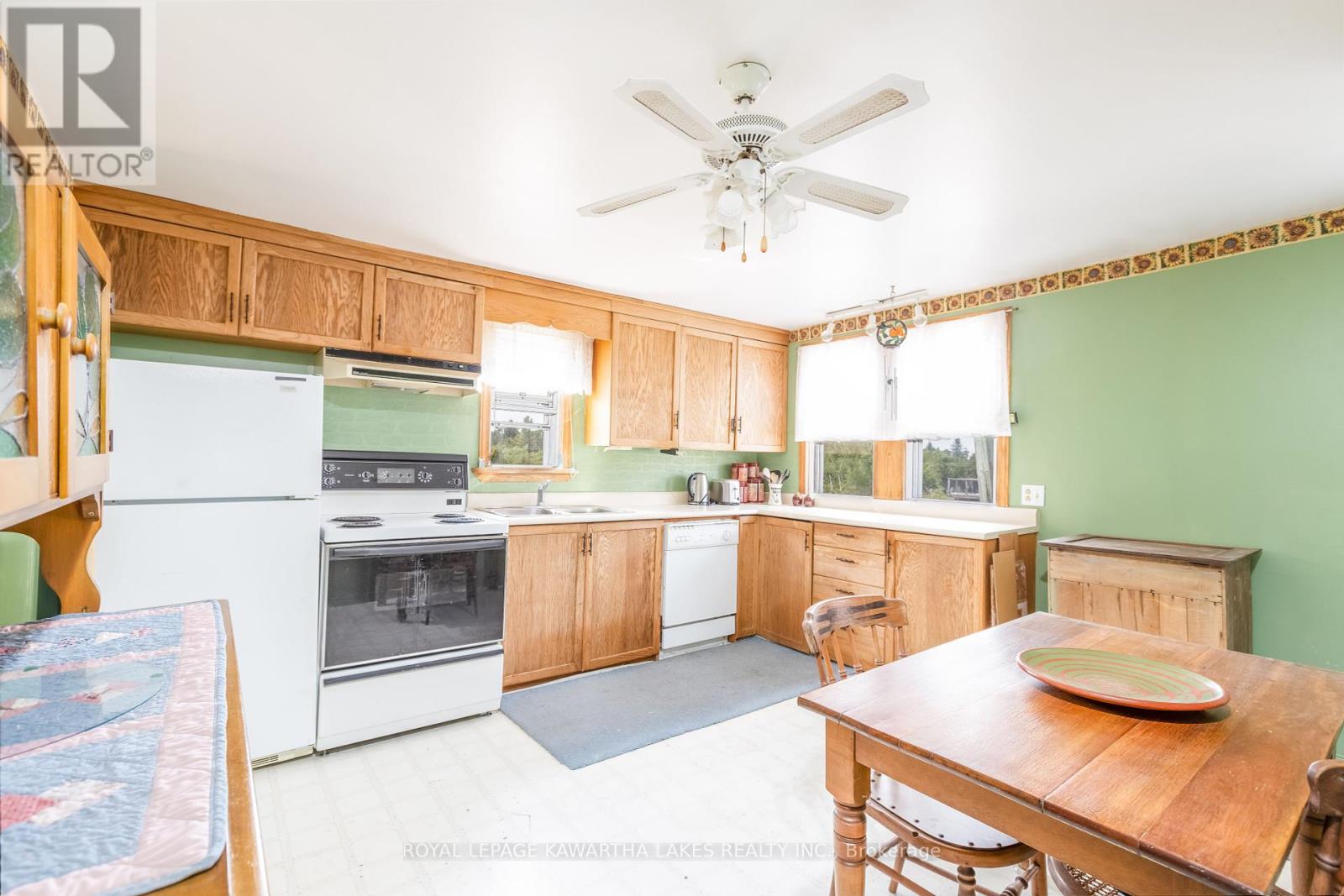 221 Pleasant Point Road, Kawartha Lakes (Lindsay), Ontario  K9V 4R6 - Photo 7 - X12318805