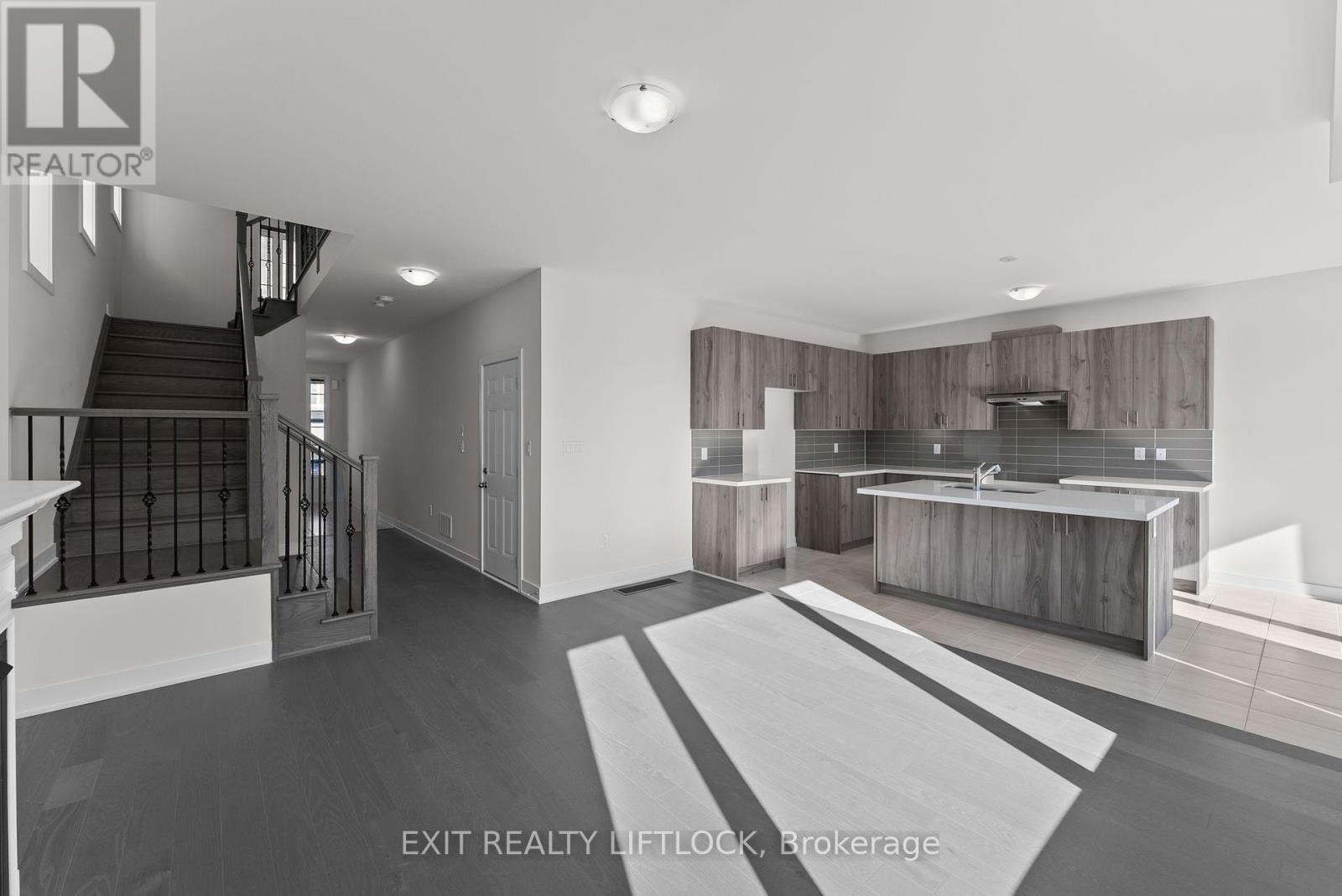814 Griffin Trail, Peterborough North (North), Ontario  K9K 0J4 - Photo 6 - X12318943