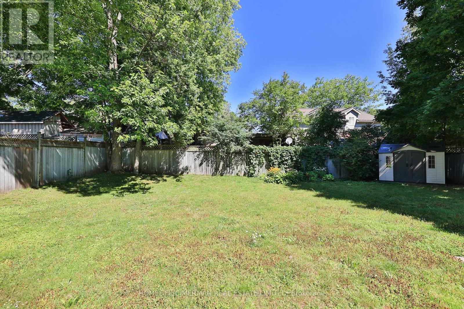 904 Ellesmere Avenue, Peterborough North (Central), Ontario  K9H 7A7 - Photo 10 - X12318931