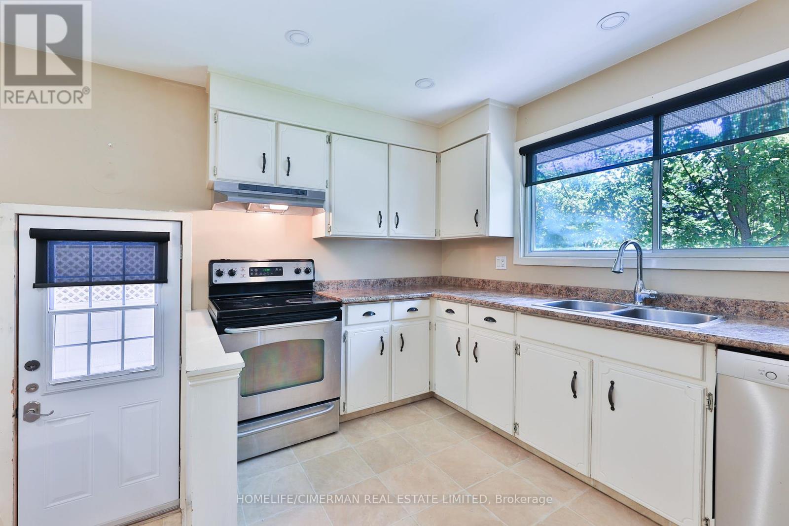 904 Ellesmere Avenue, Peterborough North (Central), Ontario  K9H 7A7 - Photo 19 - X12318931