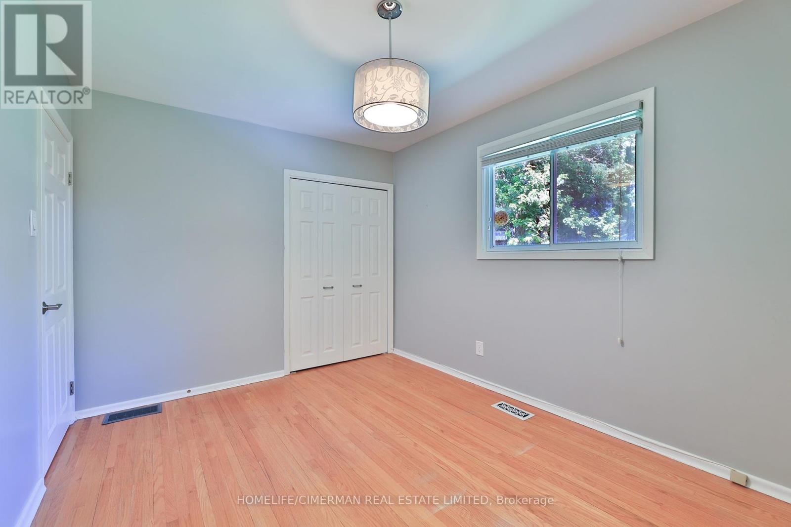904 Ellesmere Avenue, Peterborough North (Central), Ontario  K9H 7A7 - Photo 25 - X12318931