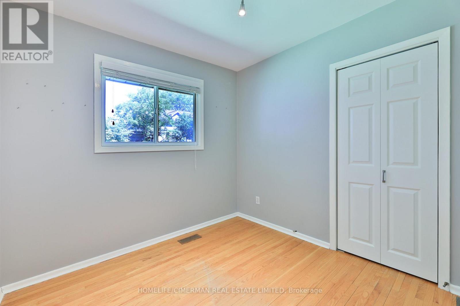 904 Ellesmere Avenue, Peterborough North (Central), Ontario  K9H 7A7 - Photo 27 - X12318931