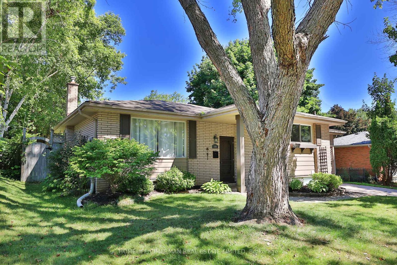 904 Ellesmere Avenue, Peterborough North (Central), Ontario  K9H 7A7 - Photo 3 - X12318931
