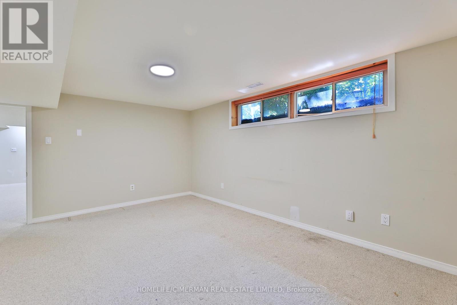 904 Ellesmere Avenue, Peterborough North (Central), Ontario  K9H 7A7 - Photo 38 - X12318931