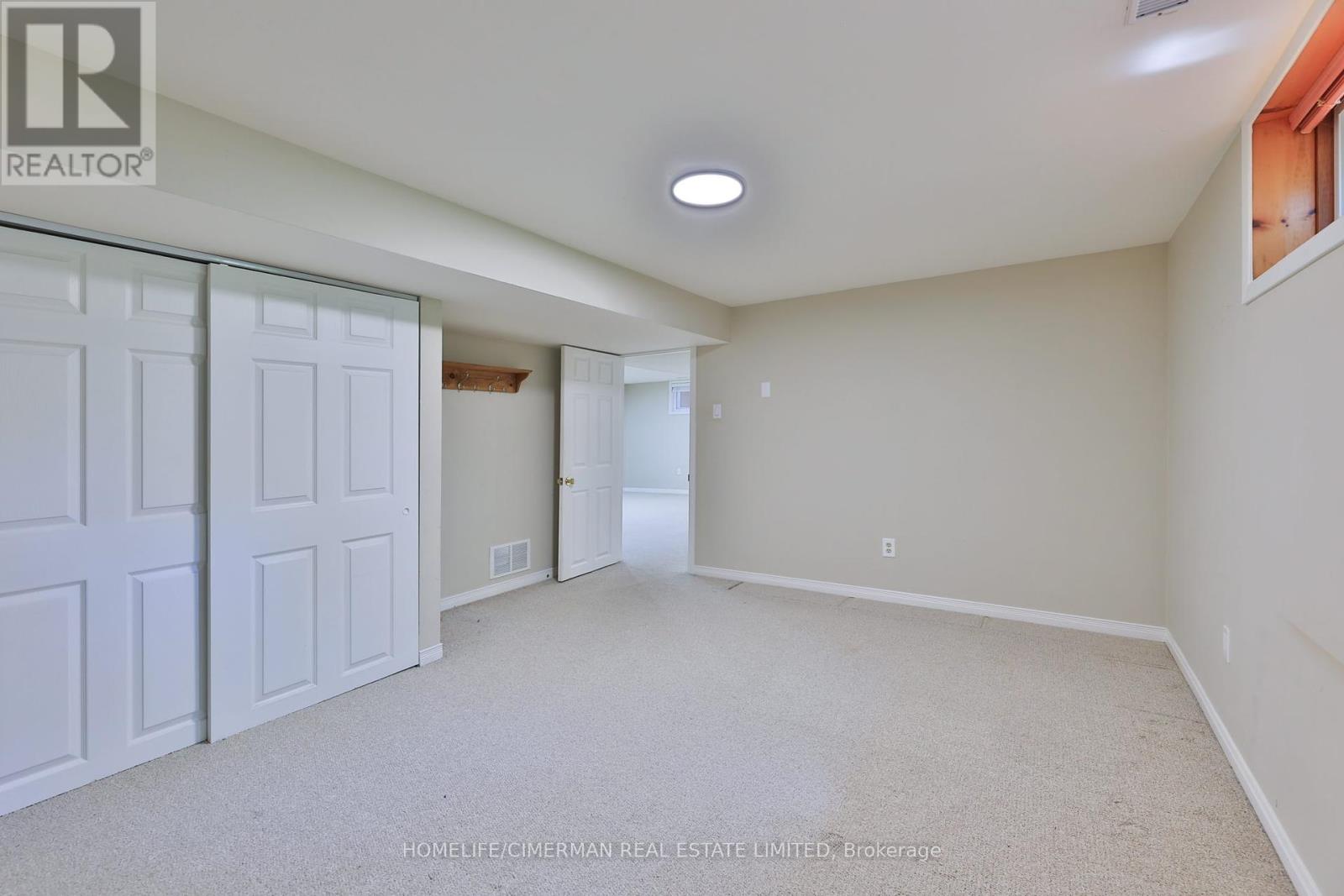 904 Ellesmere Avenue, Peterborough North (Central), Ontario  K9H 7A7 - Photo 39 - X12318931