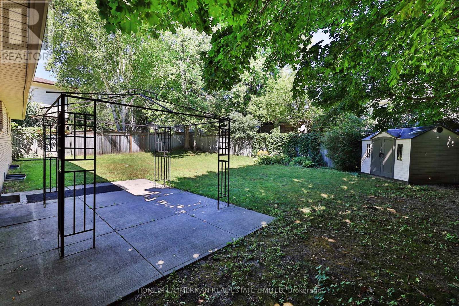 904 Ellesmere Avenue, Peterborough North (Central), Ontario  K9H 7A7 - Photo 5 - X12318931