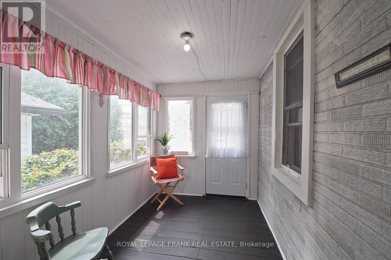 112 Albert Street N, Kawartha Lakes (Lindsay), Ontario  K9V 4K5 - Photo 16 - X12319504