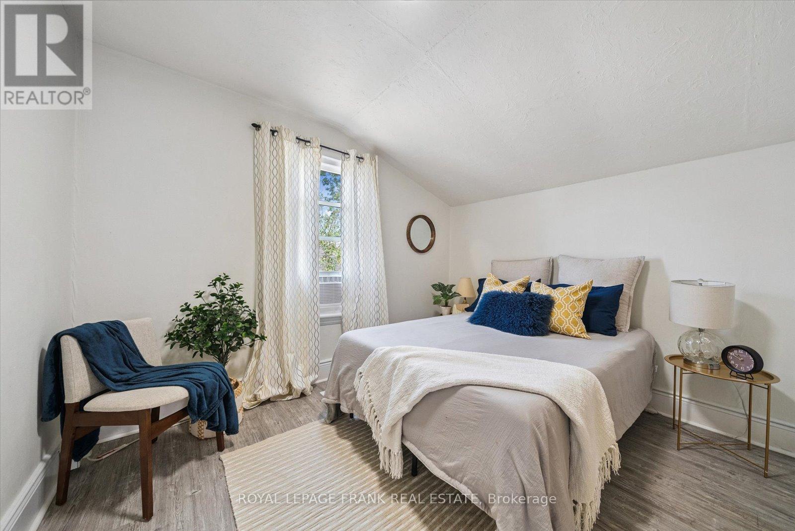 112 Albert Street N, Kawartha Lakes (Lindsay), Ontario  K9V 4K5 - Photo 18 - X12319504