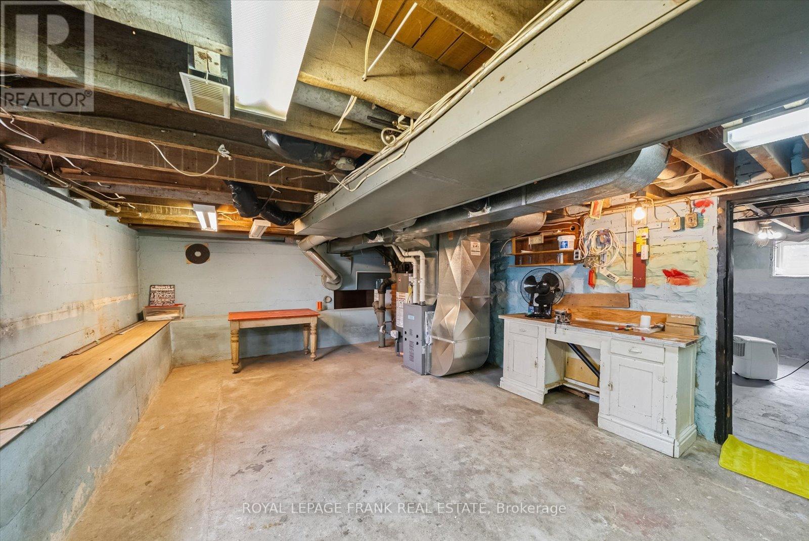 112 Albert Street N, Kawartha Lakes (Lindsay), Ontario  K9V 4K5 - Photo 27 - X12319504
