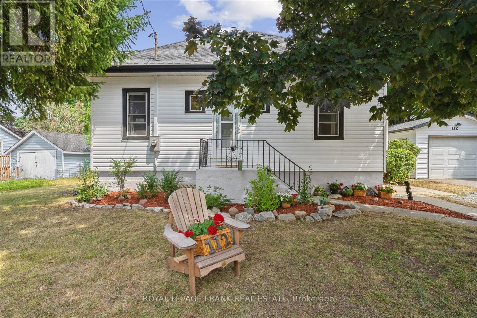 112 Albert Street N, Kawartha Lakes (Lindsay), Ontario  K9V 4K5 - Photo 3 - X12319504