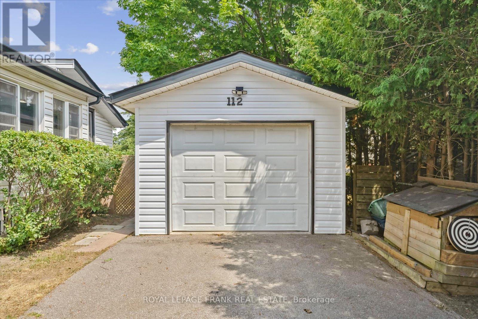 112 Albert Street N, Kawartha Lakes (Lindsay), Ontario  K9V 4K5 - Photo 35 - X12319504