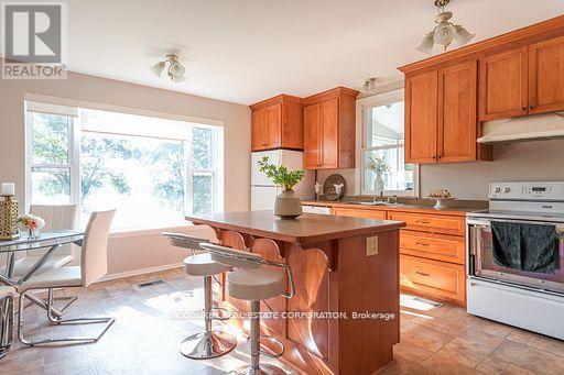1767 Young's Point Road, Selwyn, Ontario  K0L 2H0 - Photo 7 - X12319574