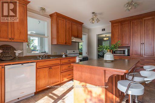 1767 Young's Point Road, Selwyn, Ontario  K0L 2H0 - Photo 9 - X12319574