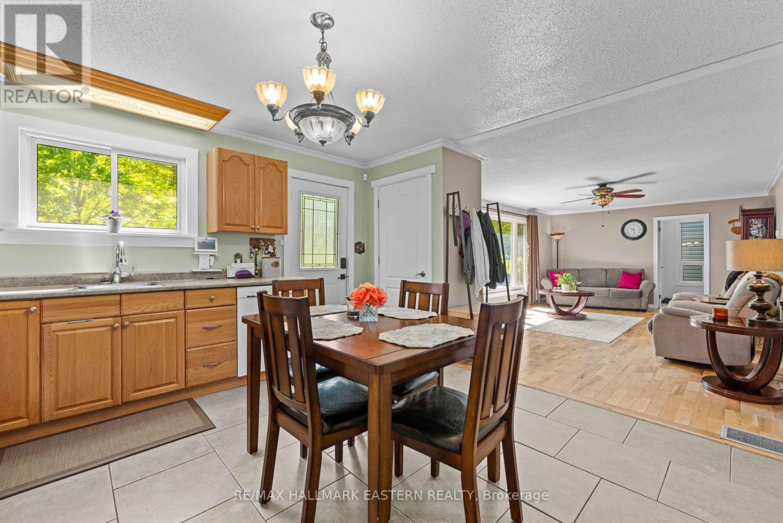20 Kawartha Hideaway Loop, Trent Lakes, Ontario  K0L 1J0 - Photo 5 - X12319637
