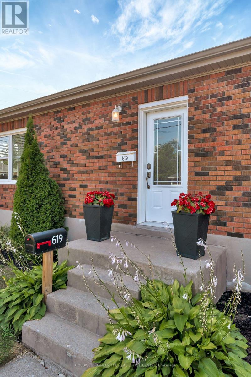 619 Park Street S, Peterborough South (West), Ontario  K9J 3S5 - Photo 3 - X12319527