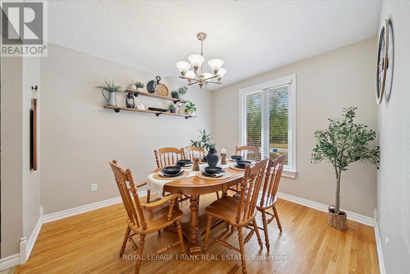 43 Elaine Drive, Kawartha Lakes (Lindsay), Ontario  K9V 4X7 - Photo 12 - X12319689