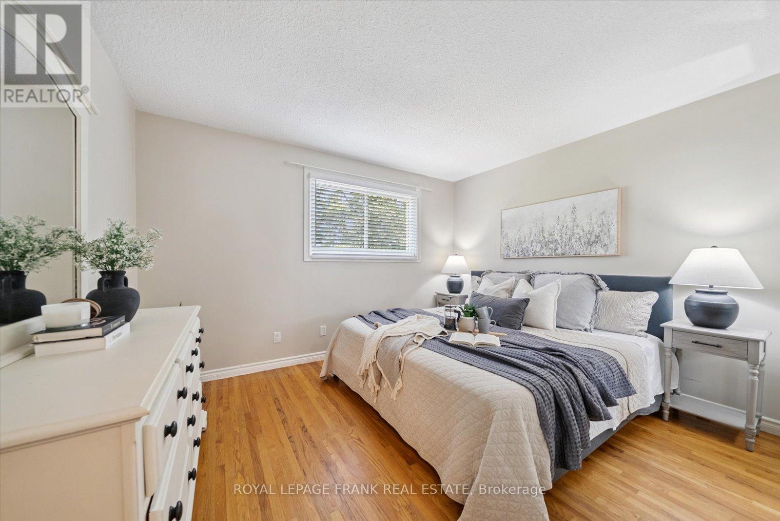 43 Elaine Drive, Kawartha Lakes (Lindsay), Ontario  K9V 4X7 - Photo 13 - X12319689
