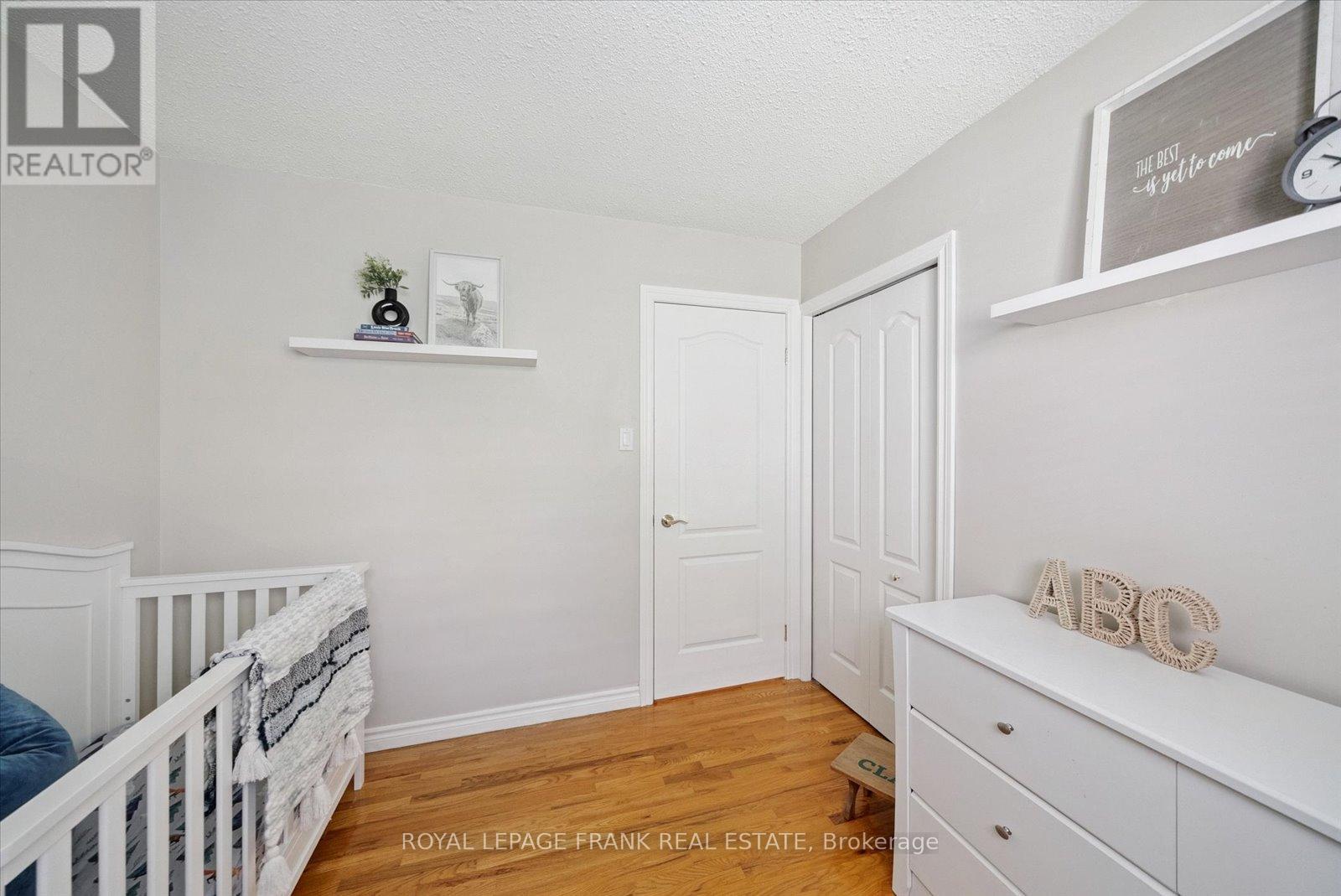 43 Elaine Drive, Kawartha Lakes (Lindsay), Ontario  K9V 4X7 - Photo 19 - X12319689