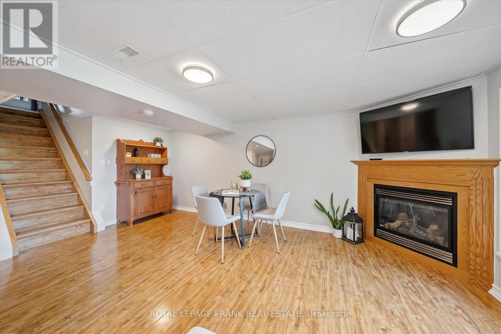 43 Elaine Drive, Kawartha Lakes (Lindsay), Ontario  K9V 4X7 - Photo 22 - X12319689