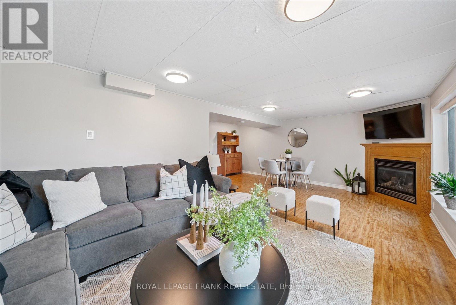 43 Elaine Drive, Kawartha Lakes (Lindsay), Ontario  K9V 4X7 - Photo 24 - X12319689