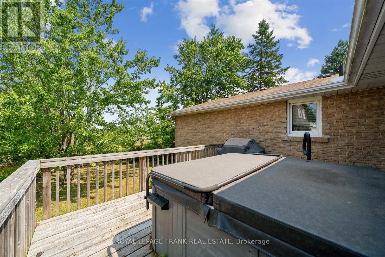 43 Elaine Drive, Kawartha Lakes (Lindsay), Ontario  K9V 4X7 - Photo 34 - X12319689
