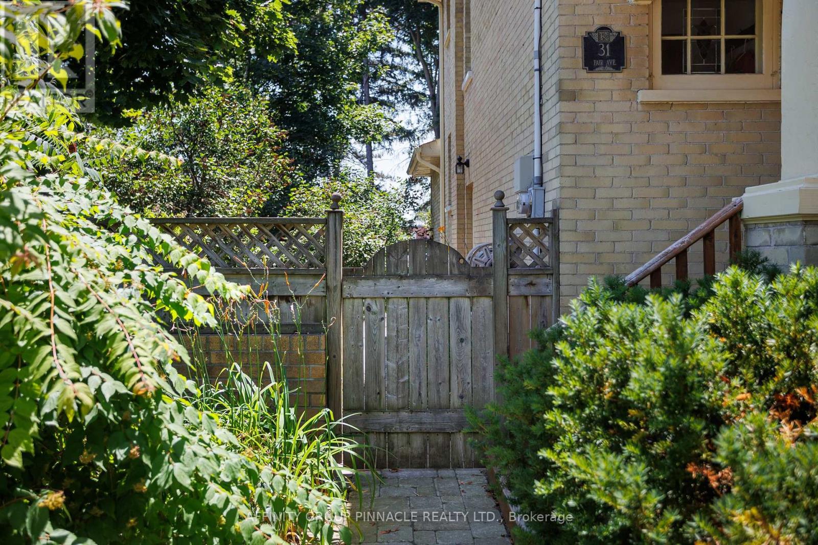 31 Fair Avenue, Kawartha Lakes (Lindsay), Ontario  K9V 3P2 - Photo 3 - X12319802
