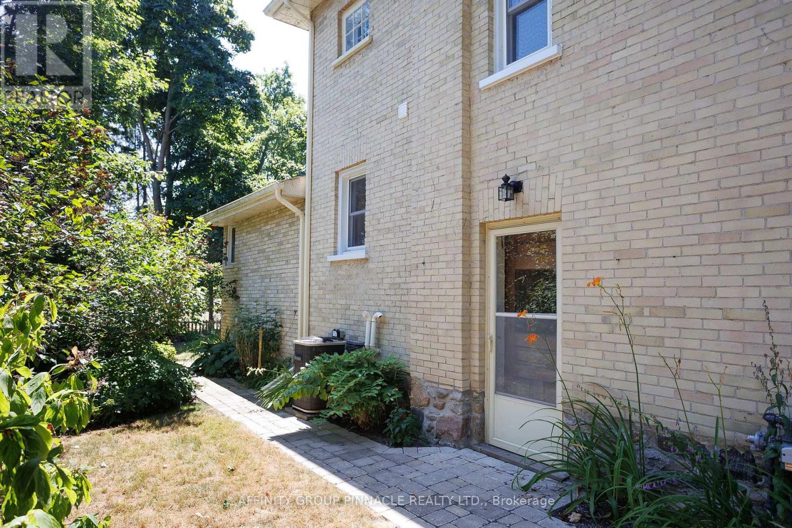 31 Fair Avenue, Kawartha Lakes (Lindsay), Ontario  K9V 3P2 - Photo 38 - X12319802
