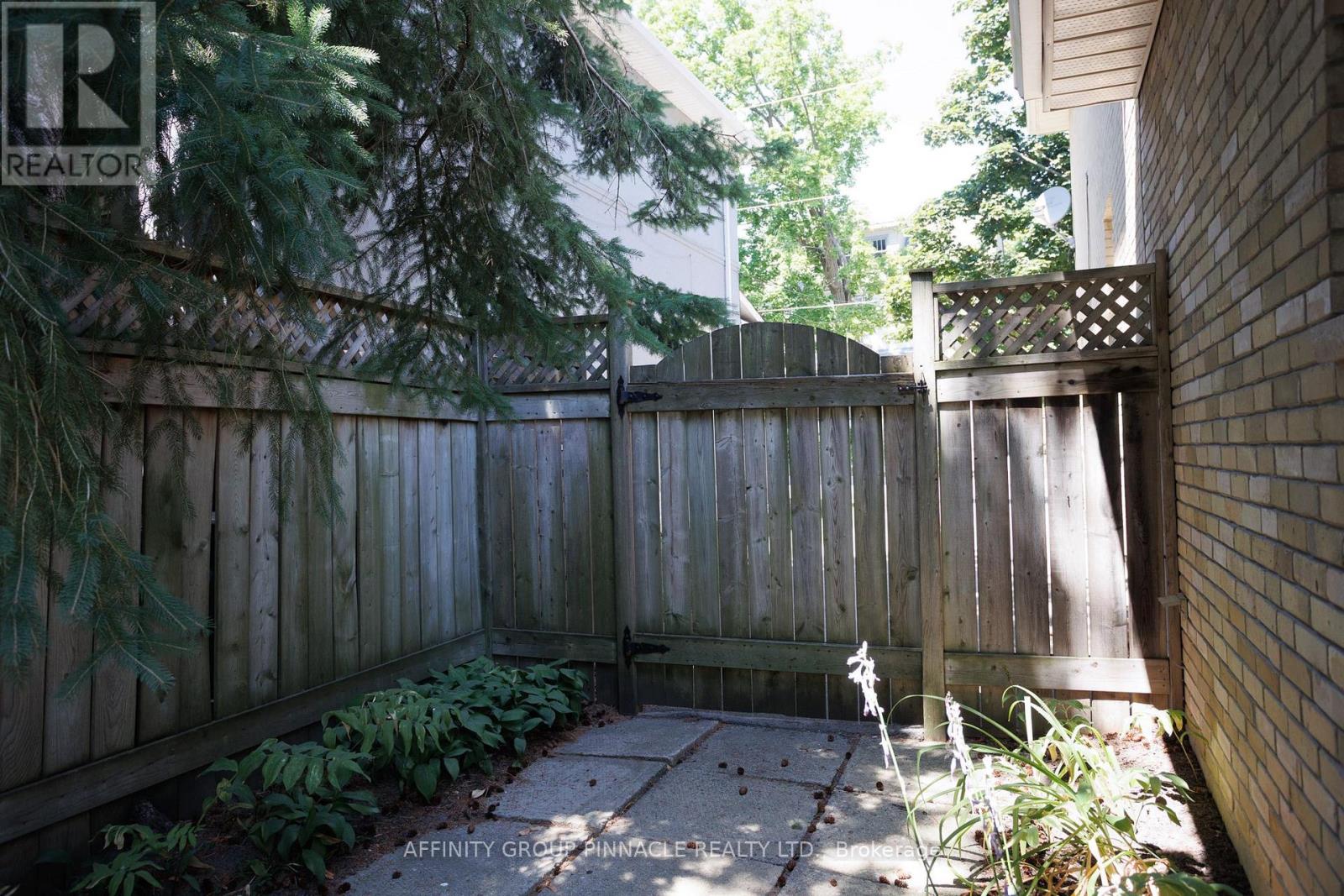 31 Fair Avenue, Kawartha Lakes (Lindsay), Ontario  K9V 3P2 - Photo 48 - X12319802